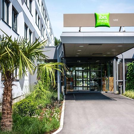 Hotel Ibis Styles Linz Esterno foto