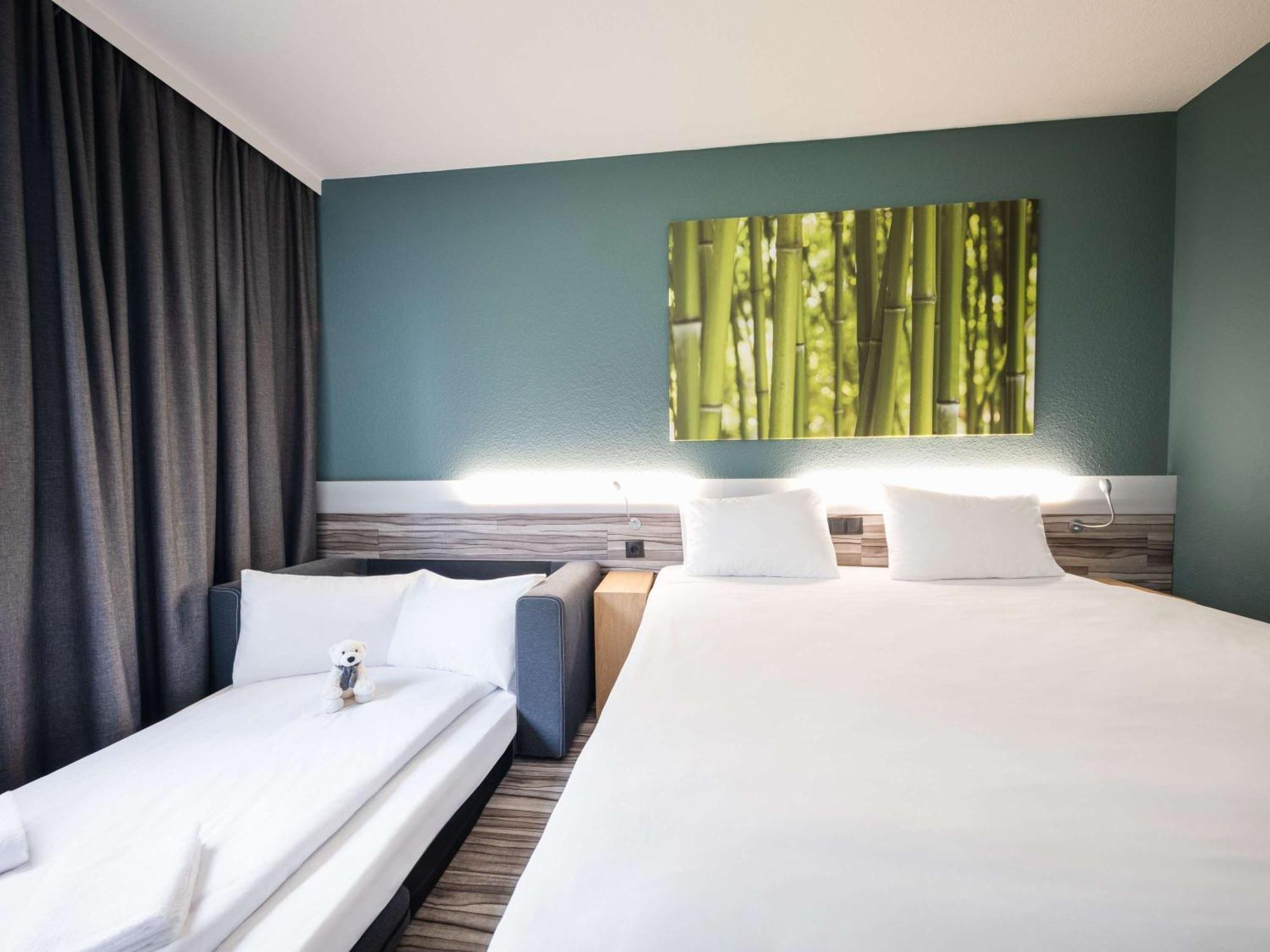 Hotel Ibis Styles Linz Esterno foto